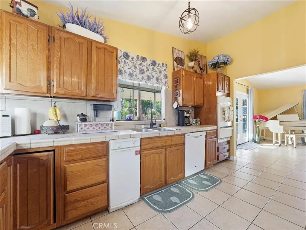 6465 Archer, Jurupa Valley, California 92509 home-pic-17