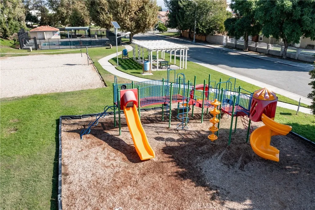 1954 Union, Colton, California 92324 home-pic-16