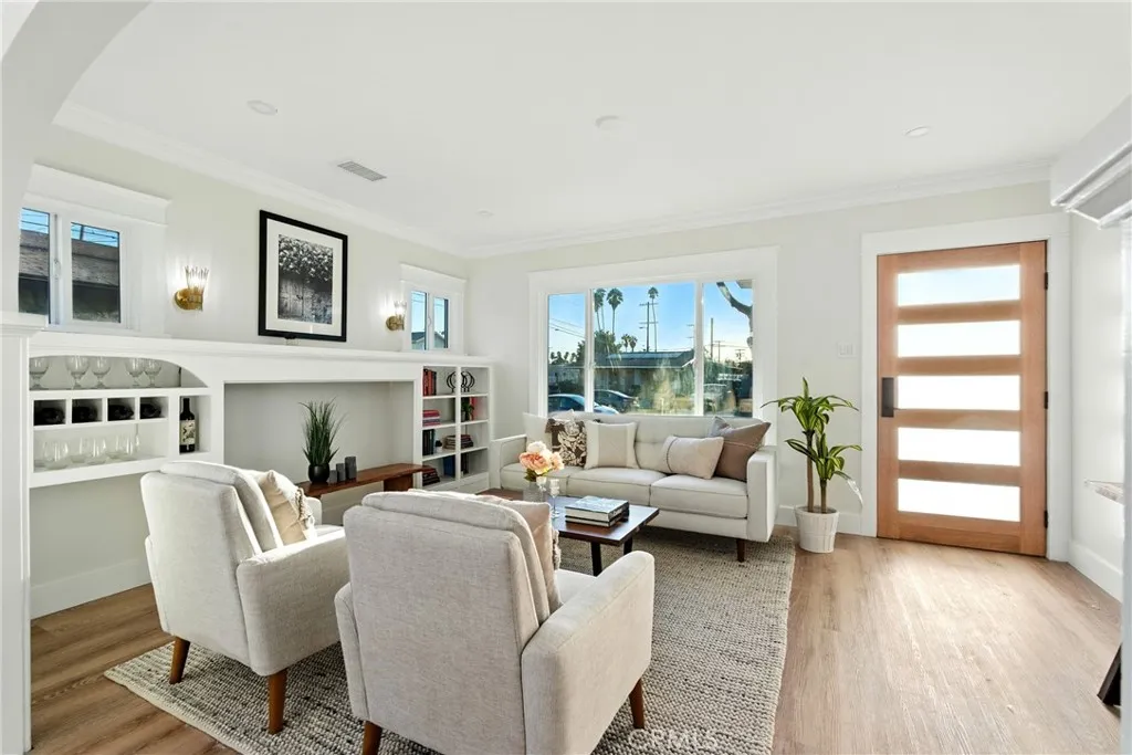 4340 2nd, Los Angeles, California 90008 home-pic-4