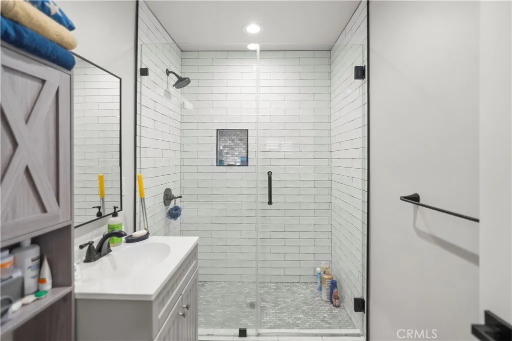 27829 Carnegie, Castaic, California 91350 home-pic-35