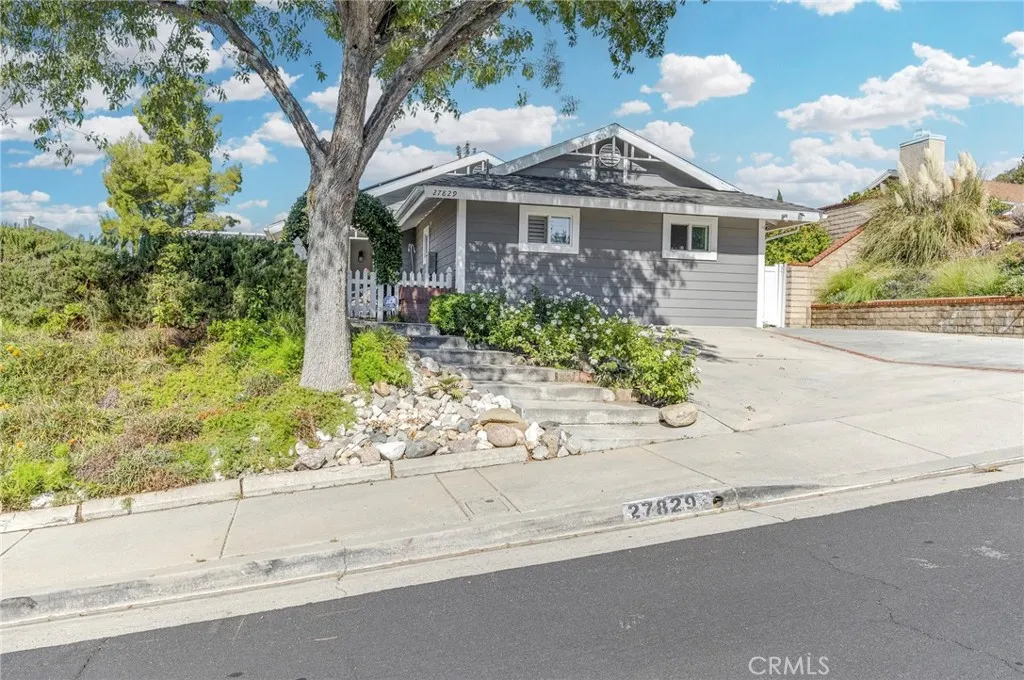 27829 Carnegie, Castaic, California 91350 home-pic-3
