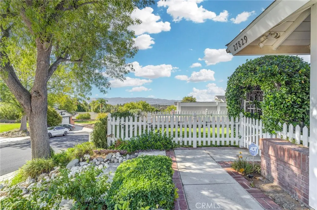 27829 Carnegie, Castaic, California 91350 home-pic-5
