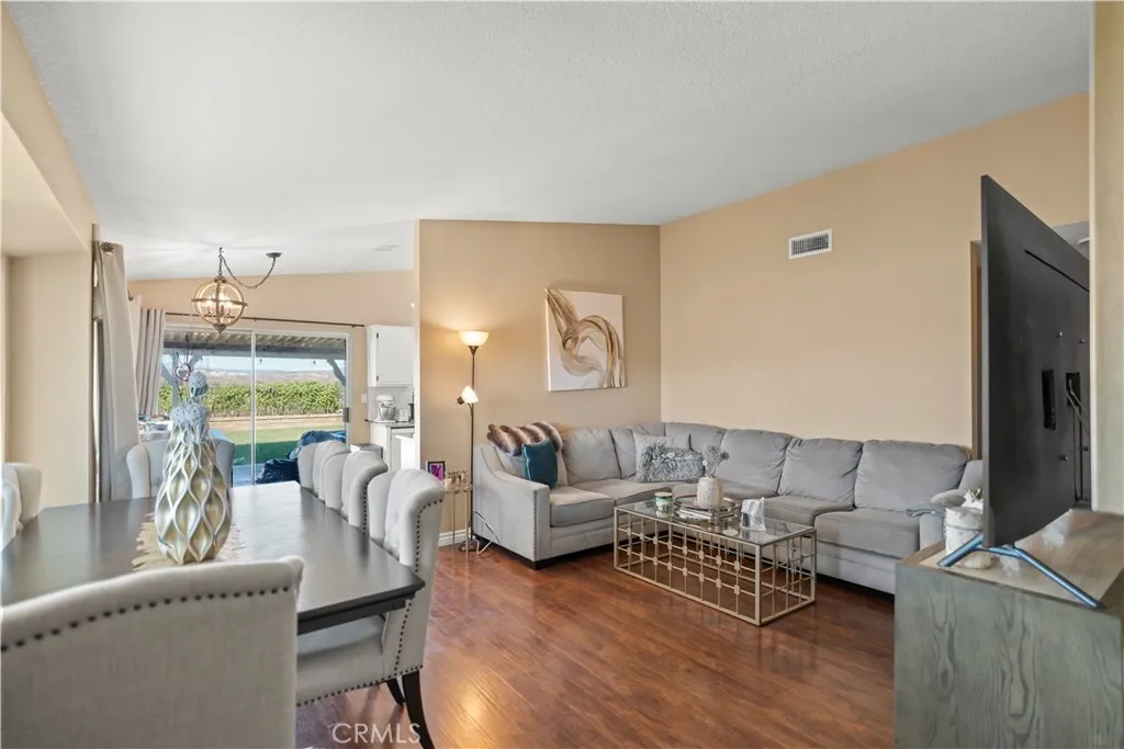 27829 Carnegie, Castaic, California 91350 home-pic-12