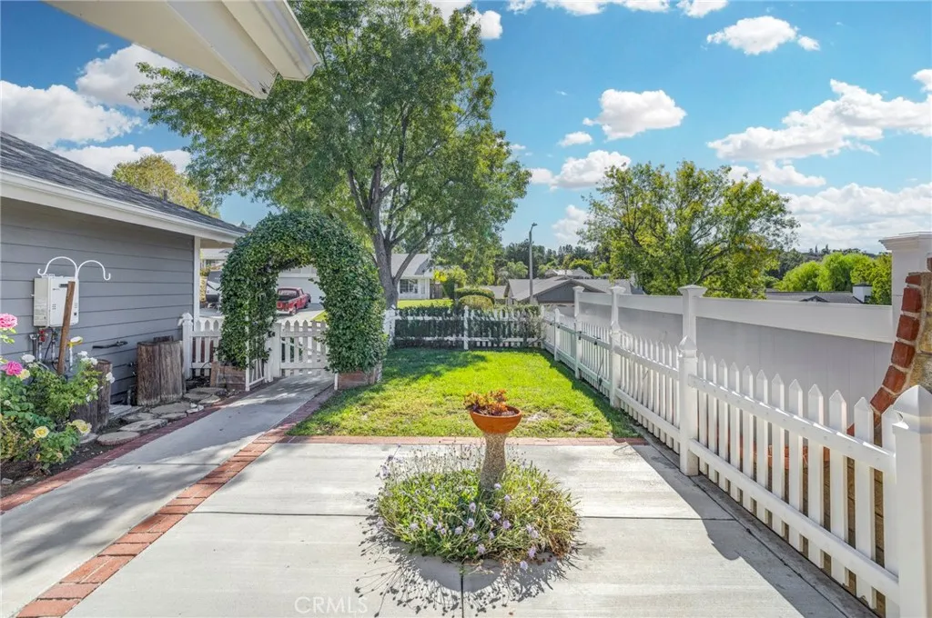 27829 Carnegie, Castaic, California 91350 home-pic-10