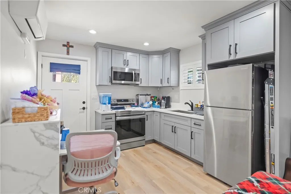 27829 Carnegie, Castaic, California 91350 home-pic-32
