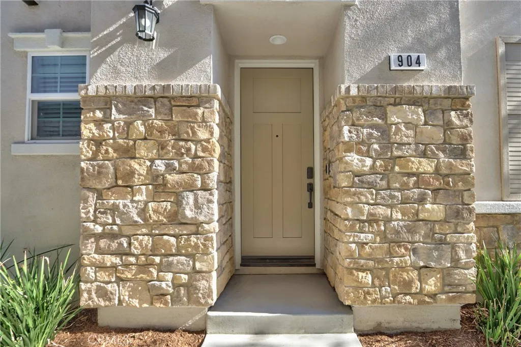 41976 Isadora 904, Murrieta, California 92562 home-pic-3