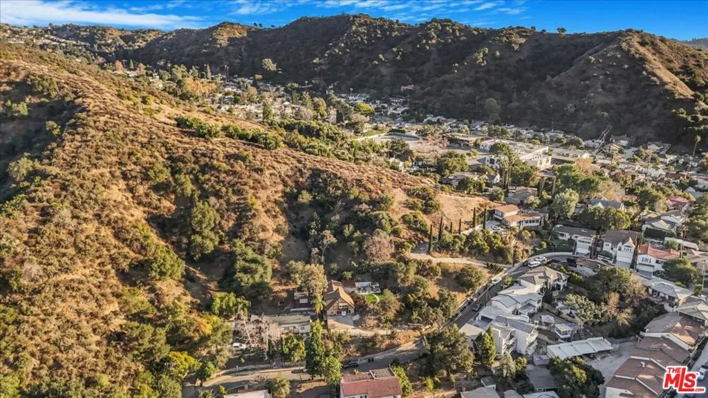 2070 Lilac Lane, Glendale, California 91206 home-pic-5