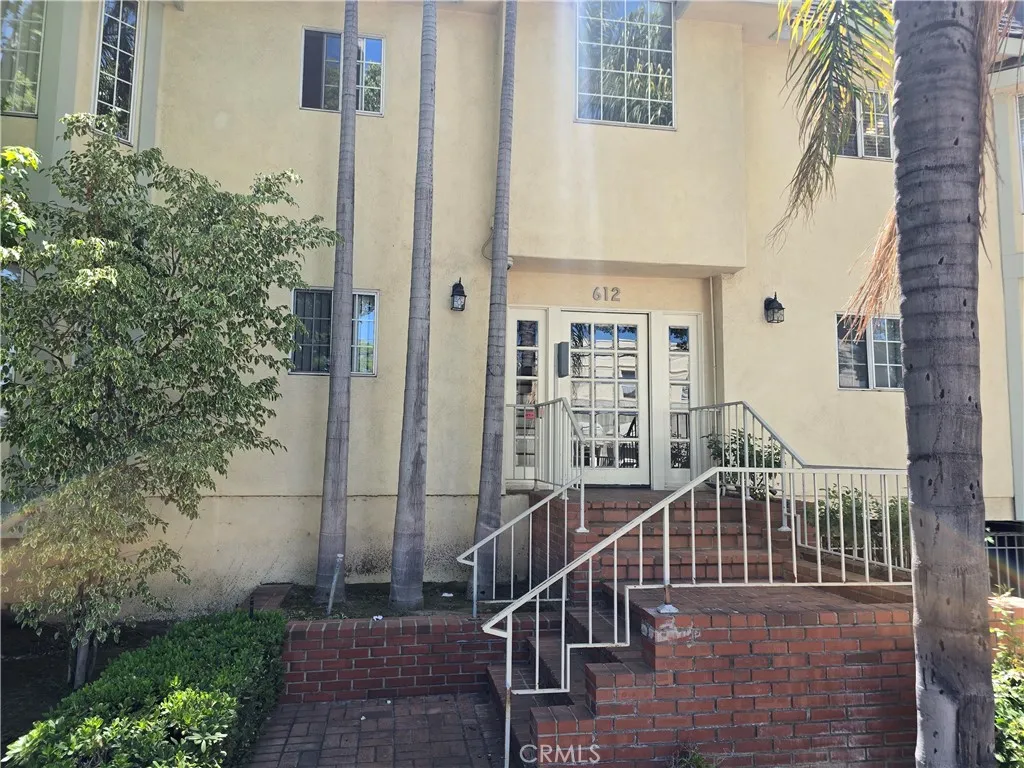 612 N Columbus Avenue 101, Glendale, California 91203 home-pic-1