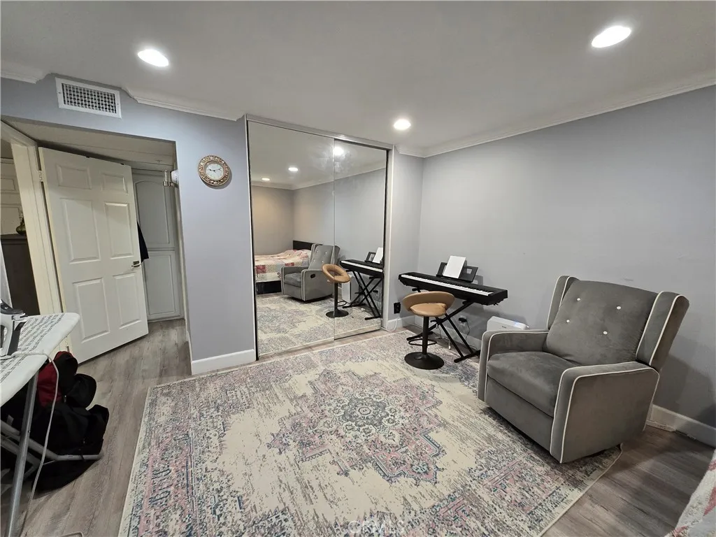 612 N Columbus Avenue 101, Glendale, California 91203 home-pic-9