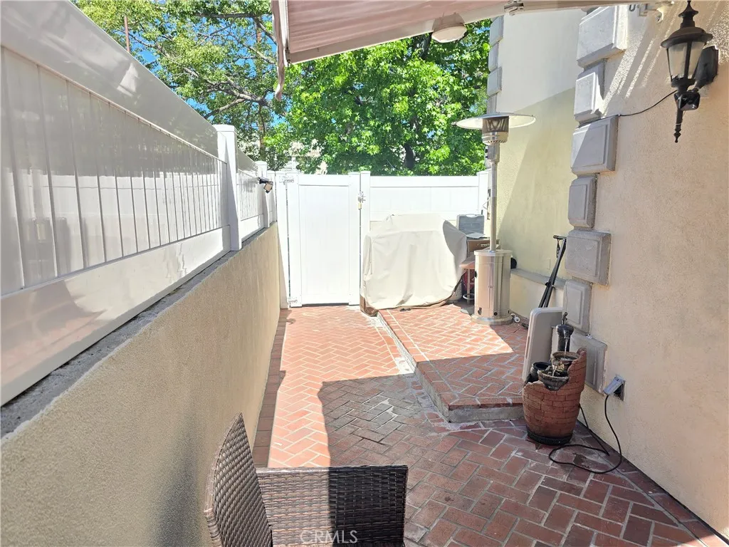 612 N Columbus Avenue 101, Glendale, California 91203 home-pic-18