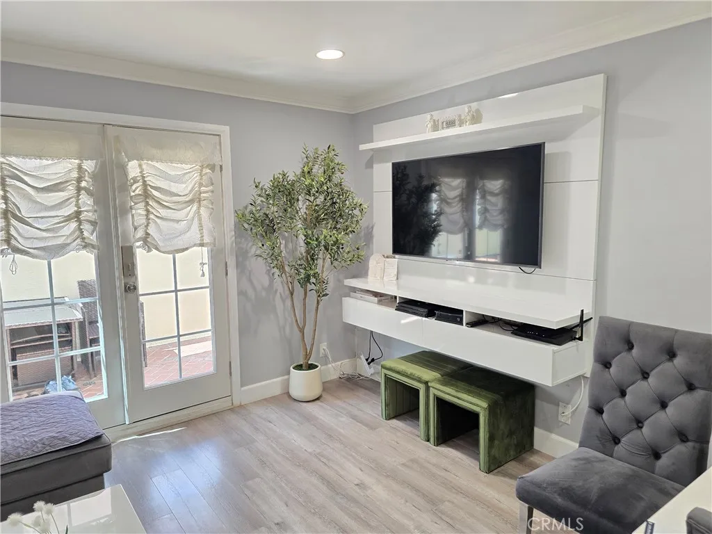 612 N Columbus Avenue 101, Glendale, California 91203 home-pic-6