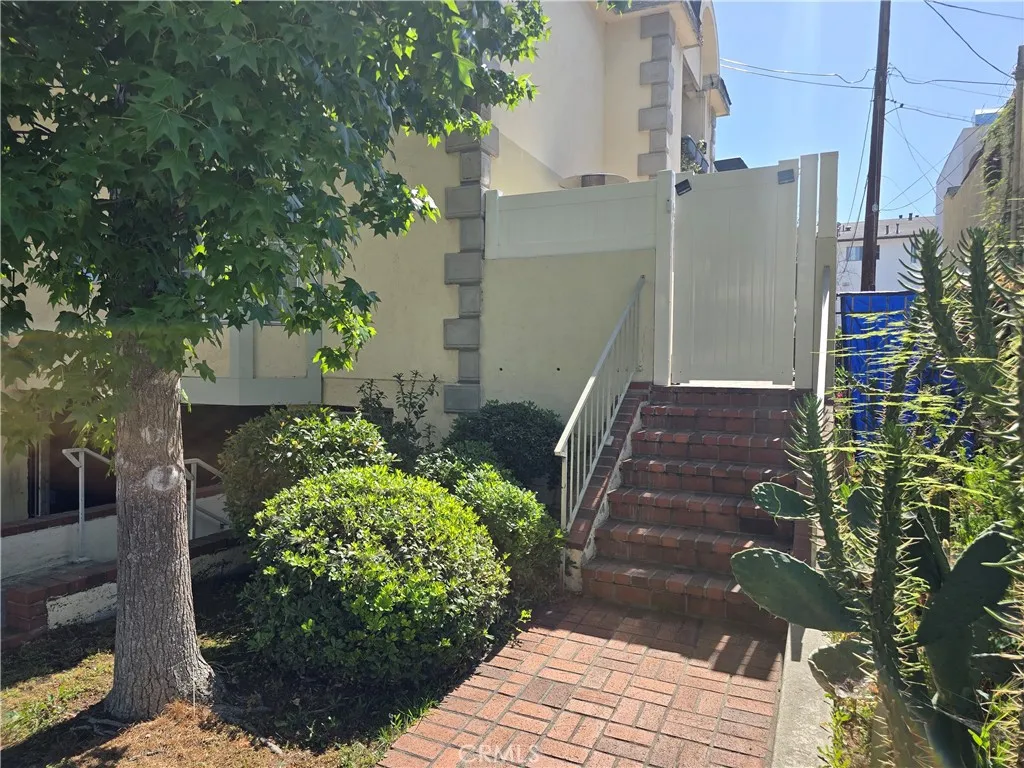 612 N Columbus Avenue 101, Glendale, California 91203 home-pic-2