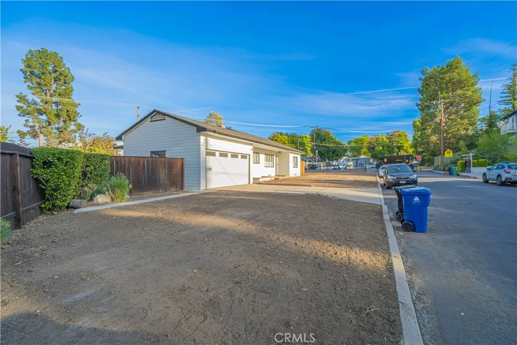 5006 Catalon, Woodland Hills, California 91364 home-pic-3