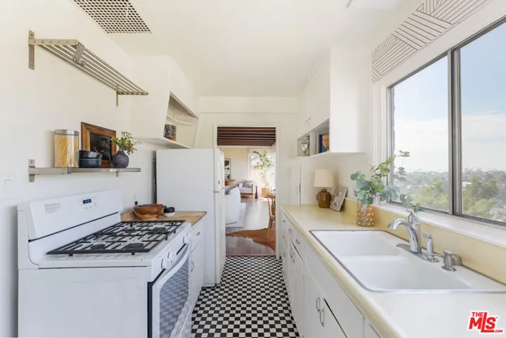 1803 Silverwood Terrace, Los Angeles, California 90026