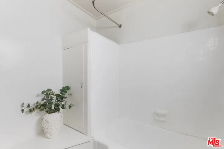 1803 Silverwood Terrace, Los Angeles, California 90026