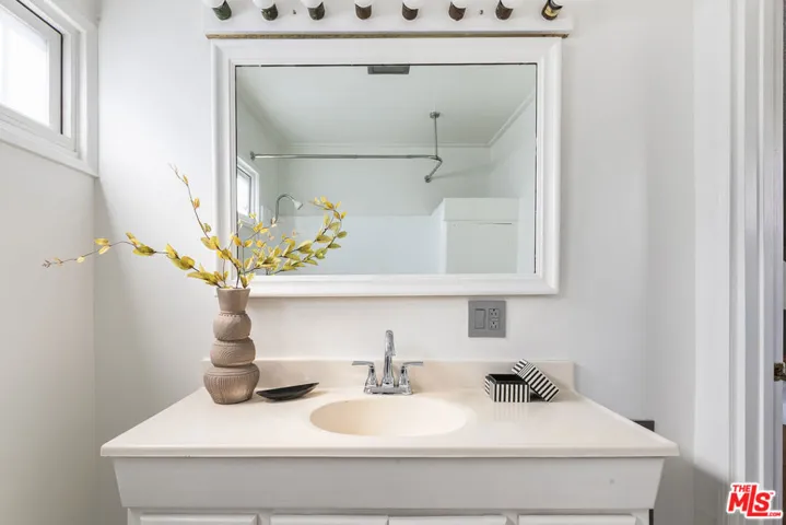 1803 Silverwood Terrace, Los Angeles, California 90026
