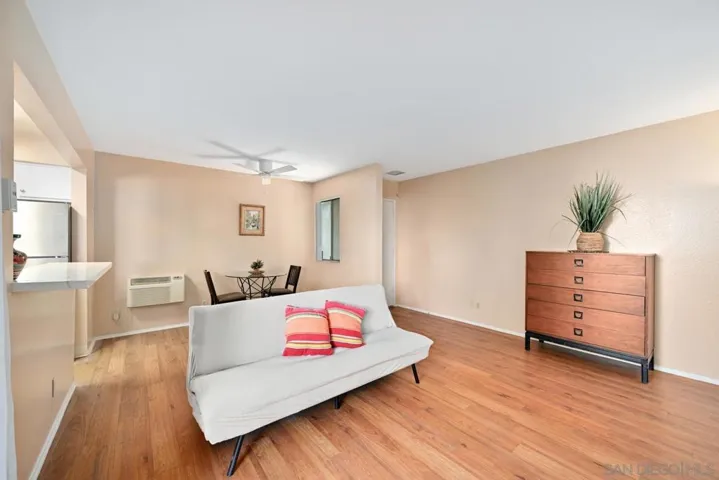 1361 Caminito Gabaldon F, San Diego, California 92108
