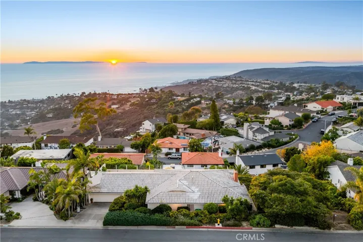 2867 Chateau Way, Laguna Beach, California 92651
