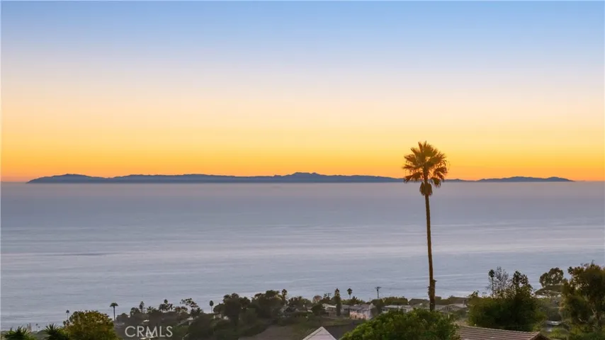 2867 Chateau Way, Laguna Beach, California 92651