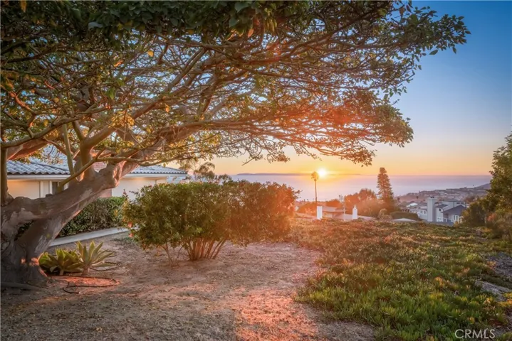 2867 Chateau Way, Laguna Beach, California 92651