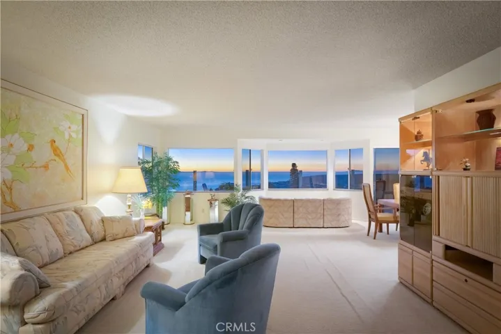 2867 Chateau Way, Laguna Beach, California 92651