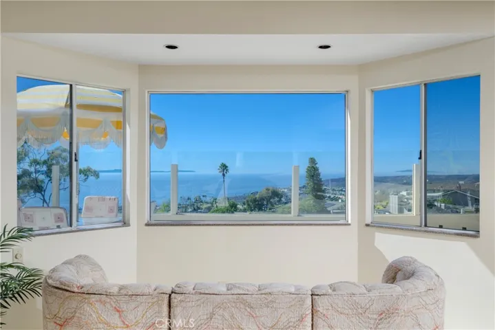 2867 Chateau Way, Laguna Beach, California 92651