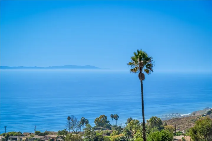 2867 Chateau Way, Laguna Beach, California 92651