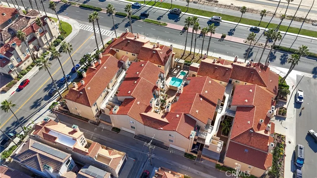 2000 Pacific Coast Highway 103, Huntington Beach, California 92648 home-pic-24