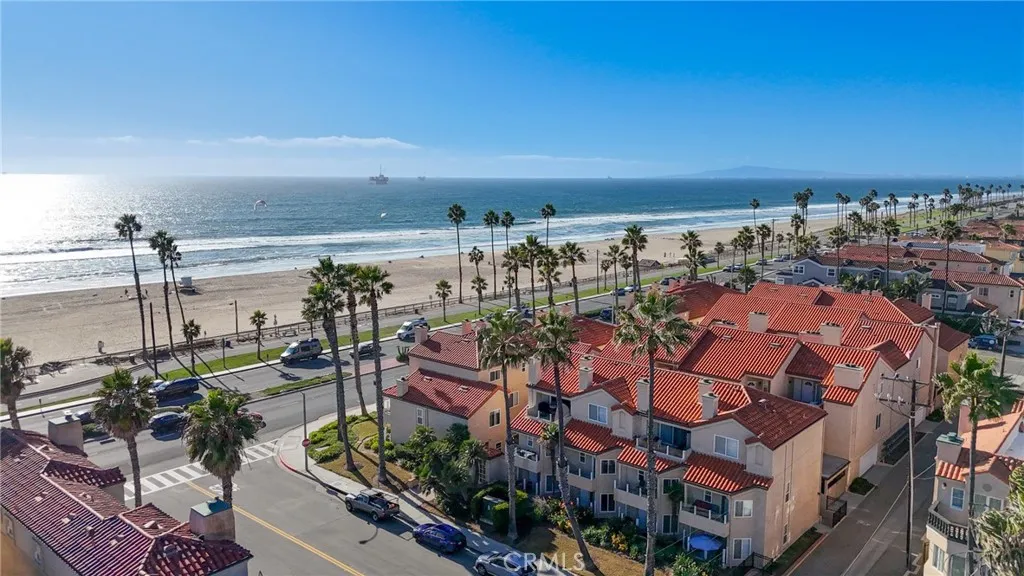 2000 Pacific Coast Highway 103, Huntington Beach, California 92648 home-pic-25