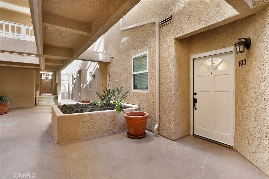 2000 Pacific Coast Highway 103, Huntington Beach, California 92648 home-pic-20