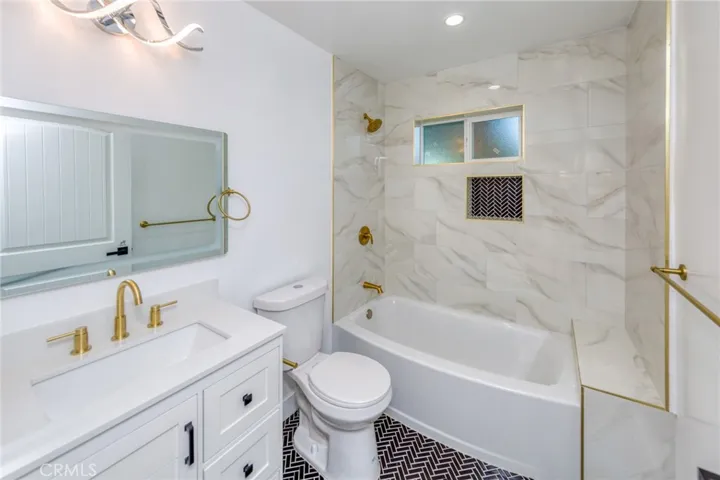 7510 Etiwanda Avenue, Reseda, California 91335