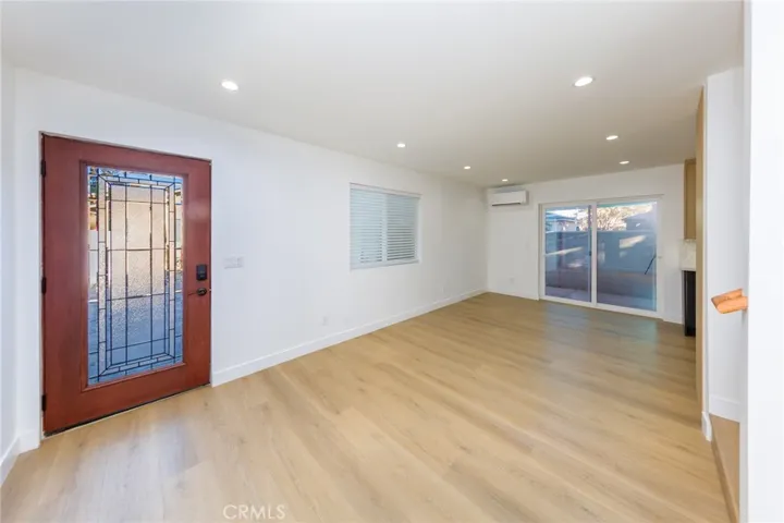 7510 Etiwanda Avenue, Reseda, California 91335