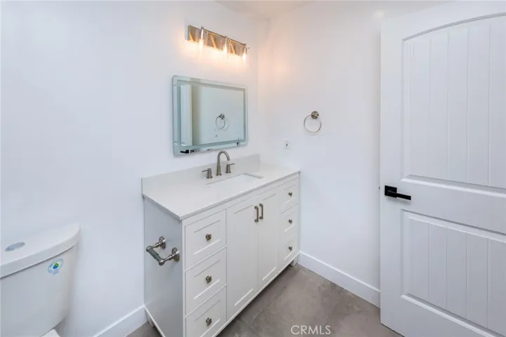 7510 Etiwanda Avenue, Reseda, California 91335