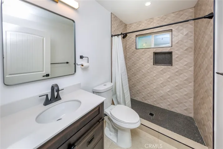 7510 Etiwanda Avenue, Reseda, California 91335