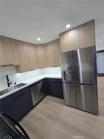 7510 Etiwanda Avenue, Reseda, California 91335
