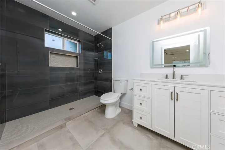 7510 Etiwanda Avenue, Reseda, California 91335