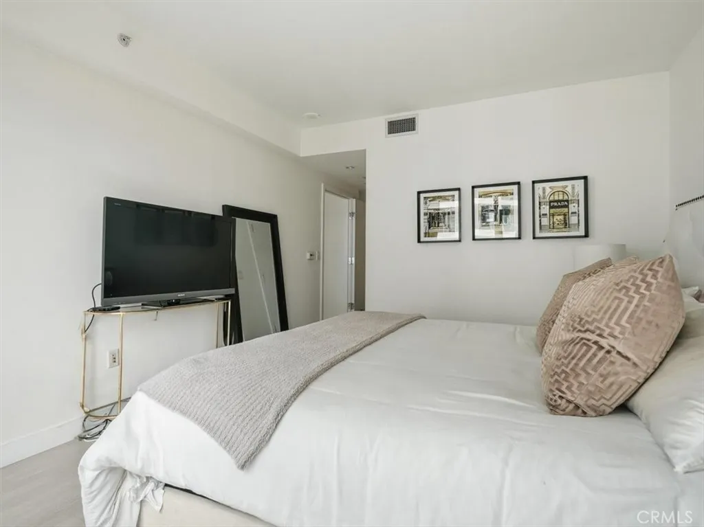 3141 Michelson 1007, Irvine, California 92612 home-pic-12