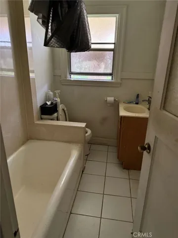 2123 High, Oakland, California 94601