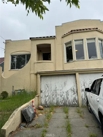 2123 High, Oakland, California 94601