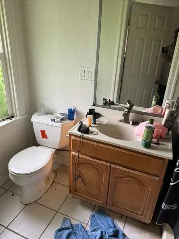 2123 High, Oakland, California 94601