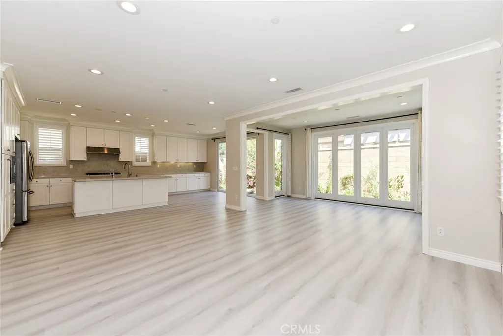 81 Island Coral, Irvine, California 92620 home-pic-2