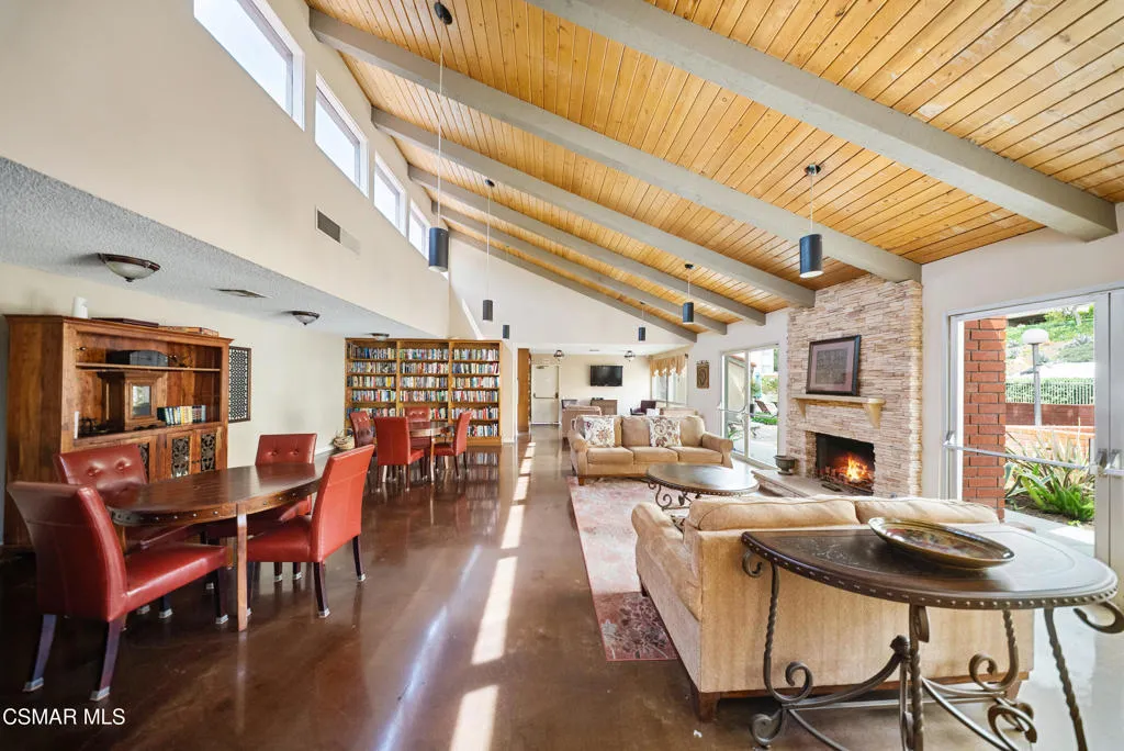245 Oakleaf Drive 205, Thousand Oaks, California 91360 home-pic-22