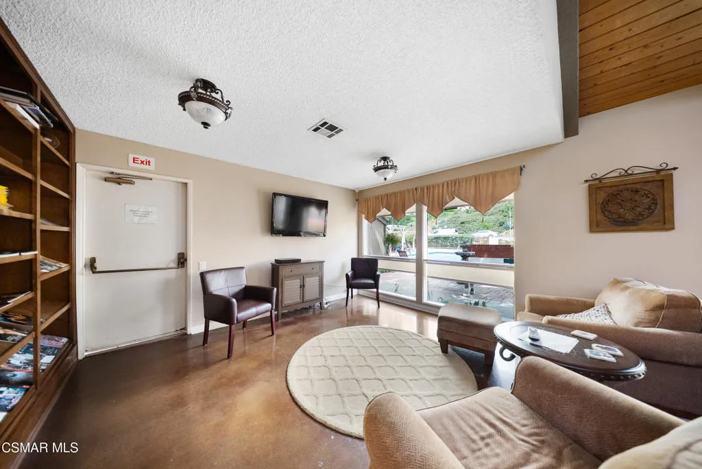 245 Oakleaf Drive 205, Thousand Oaks, California 91360 home-pic-24