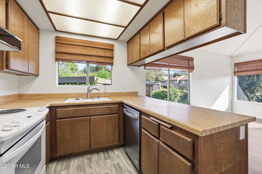 245 Oakleaf Drive 205, Thousand Oaks, California 91360 home-pic-9