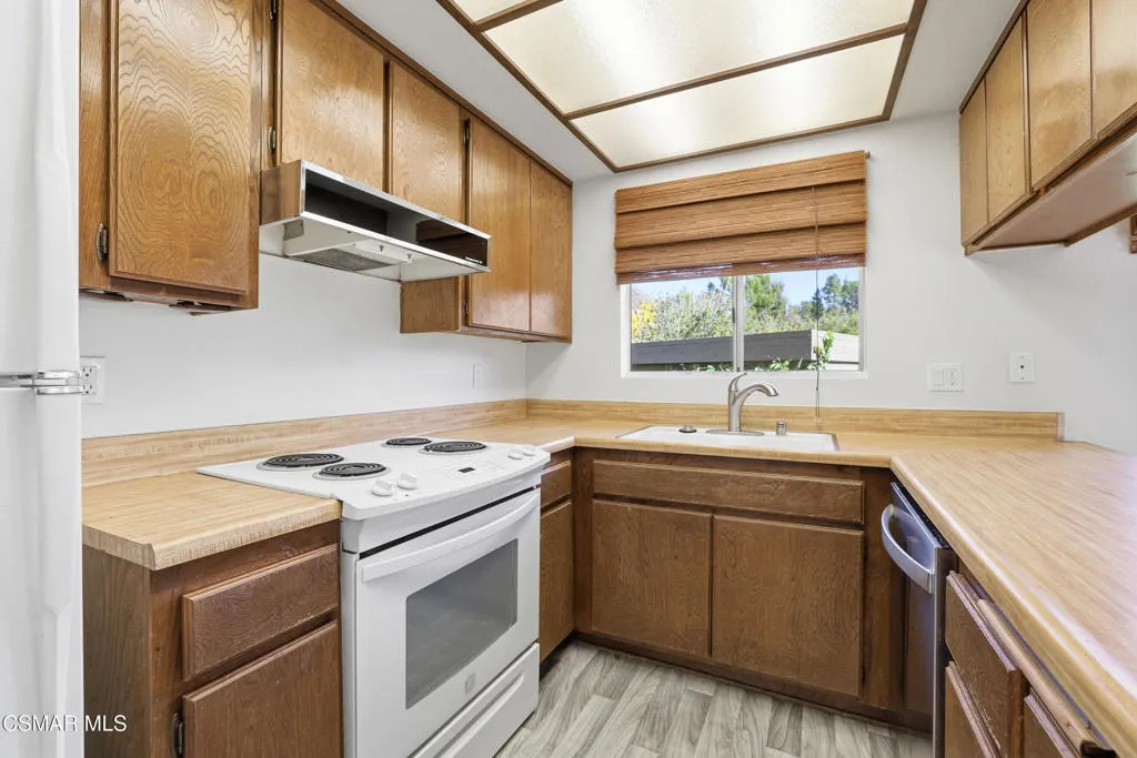 245 Oakleaf Drive 205, Thousand Oaks, California 91360 home-pic-8