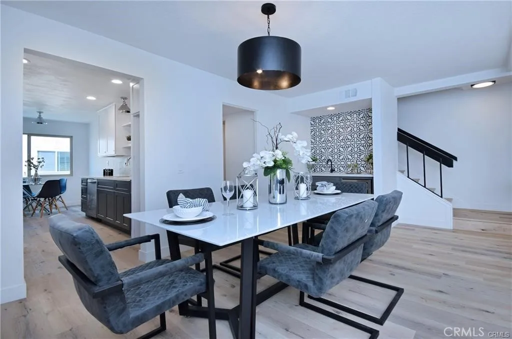 22255 1/2 Erwin, Woodland Hills, California 91367 home-pic-12