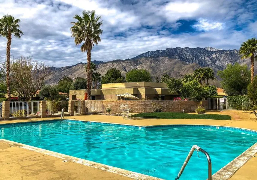 1444 Sunflower Circle N, Palm Springs, California 92262 home-pic-2