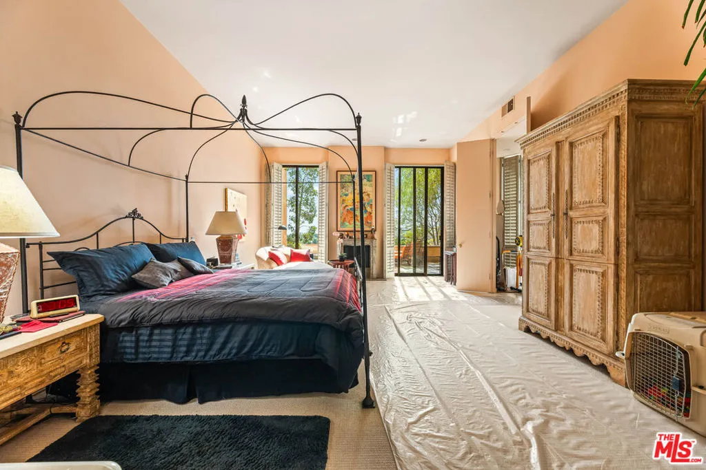 1255 Delresto Drive, Beverly Hills, California 90210 home-pic-29