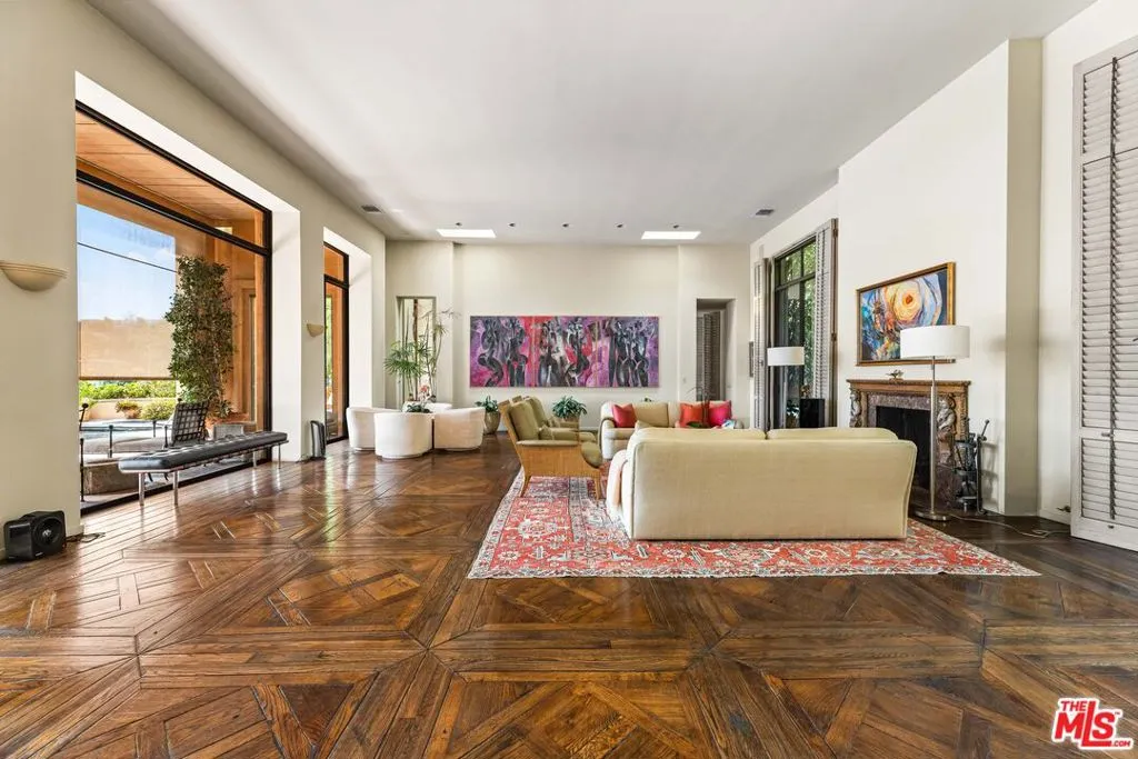 1255 Delresto Drive, Beverly Hills, California 90210 home-pic-22