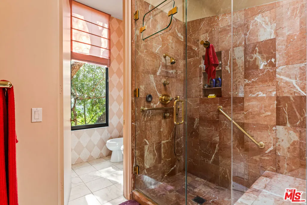 1255 Delresto Drive, Beverly Hills, California 90210 home-pic-38